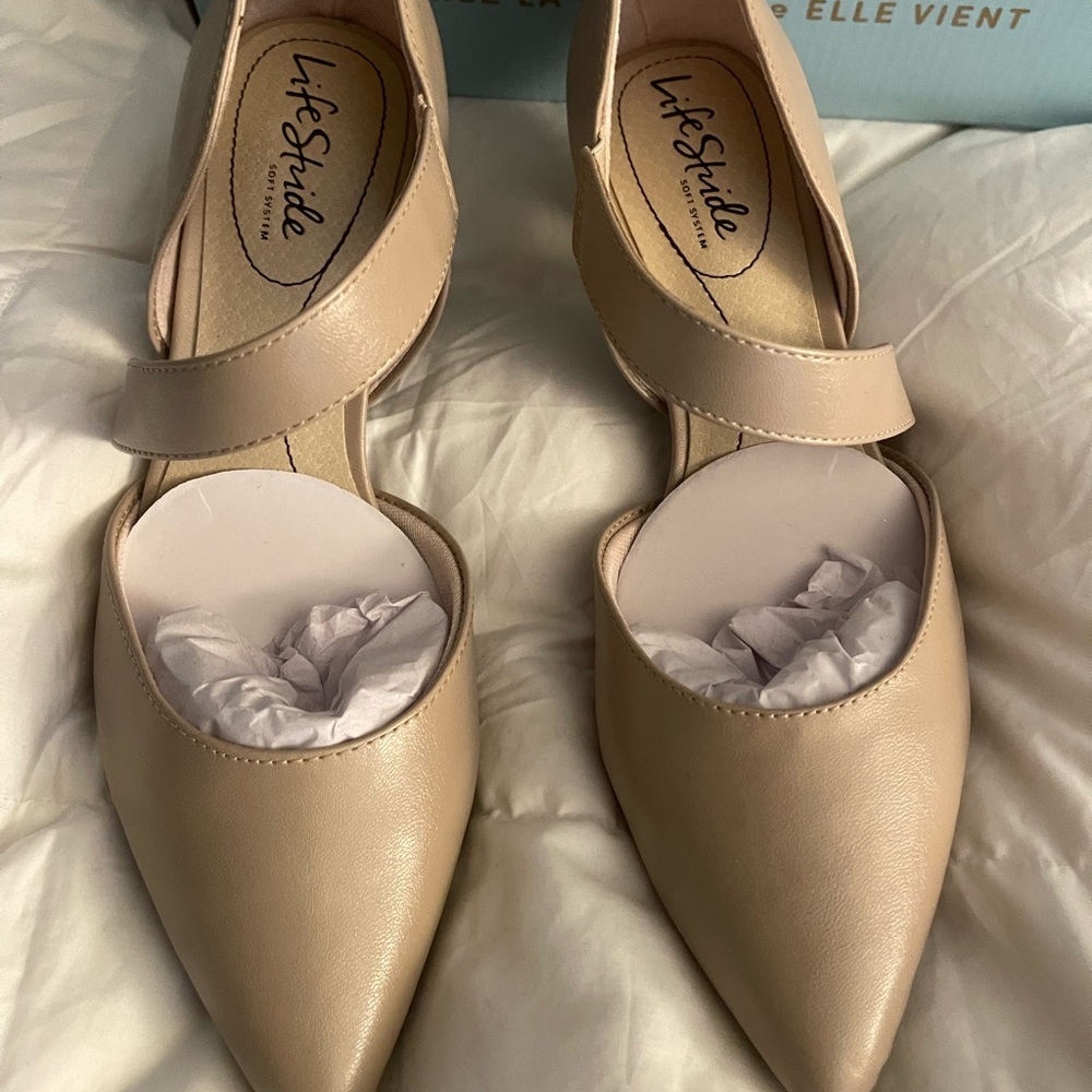 New nude/tan heels